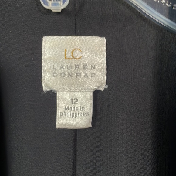 LC Blazer - Picture 3 of 6